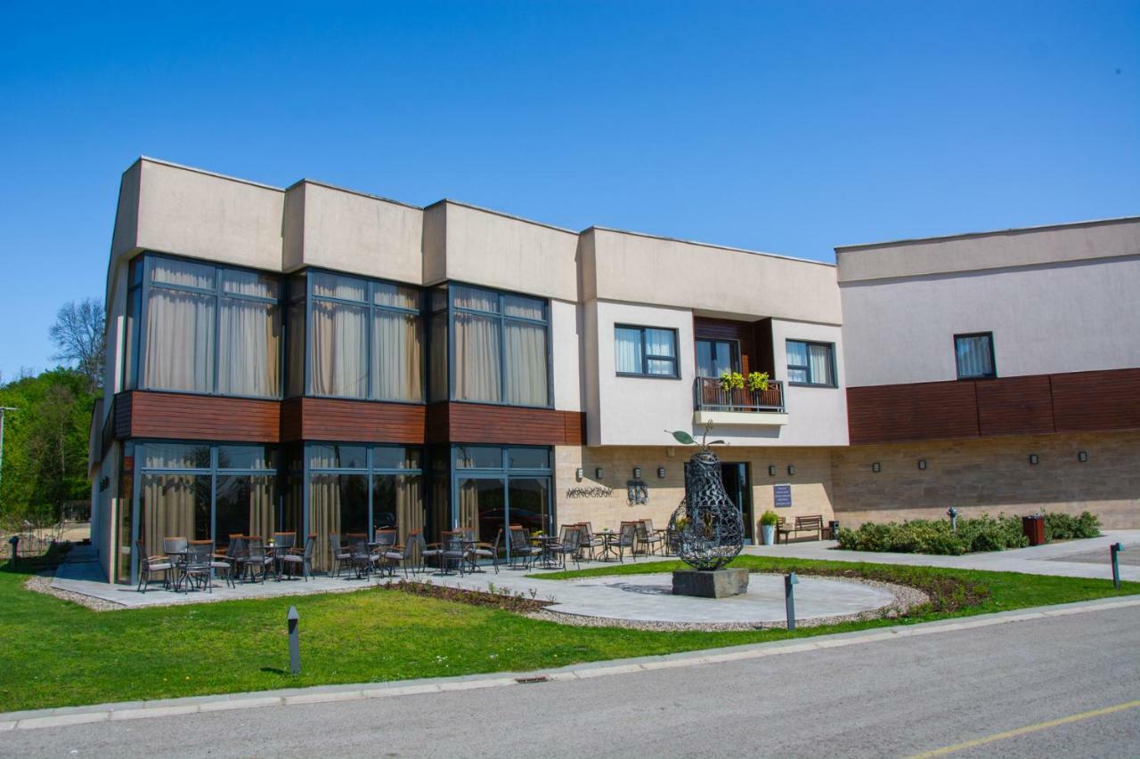 Hotel & Distillery Monogram Gradac  Экстерьер фото