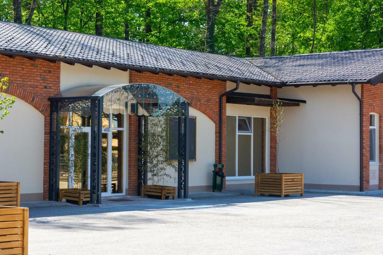 Hotel & Distillery Monogram Gradac  Экстерьер фото