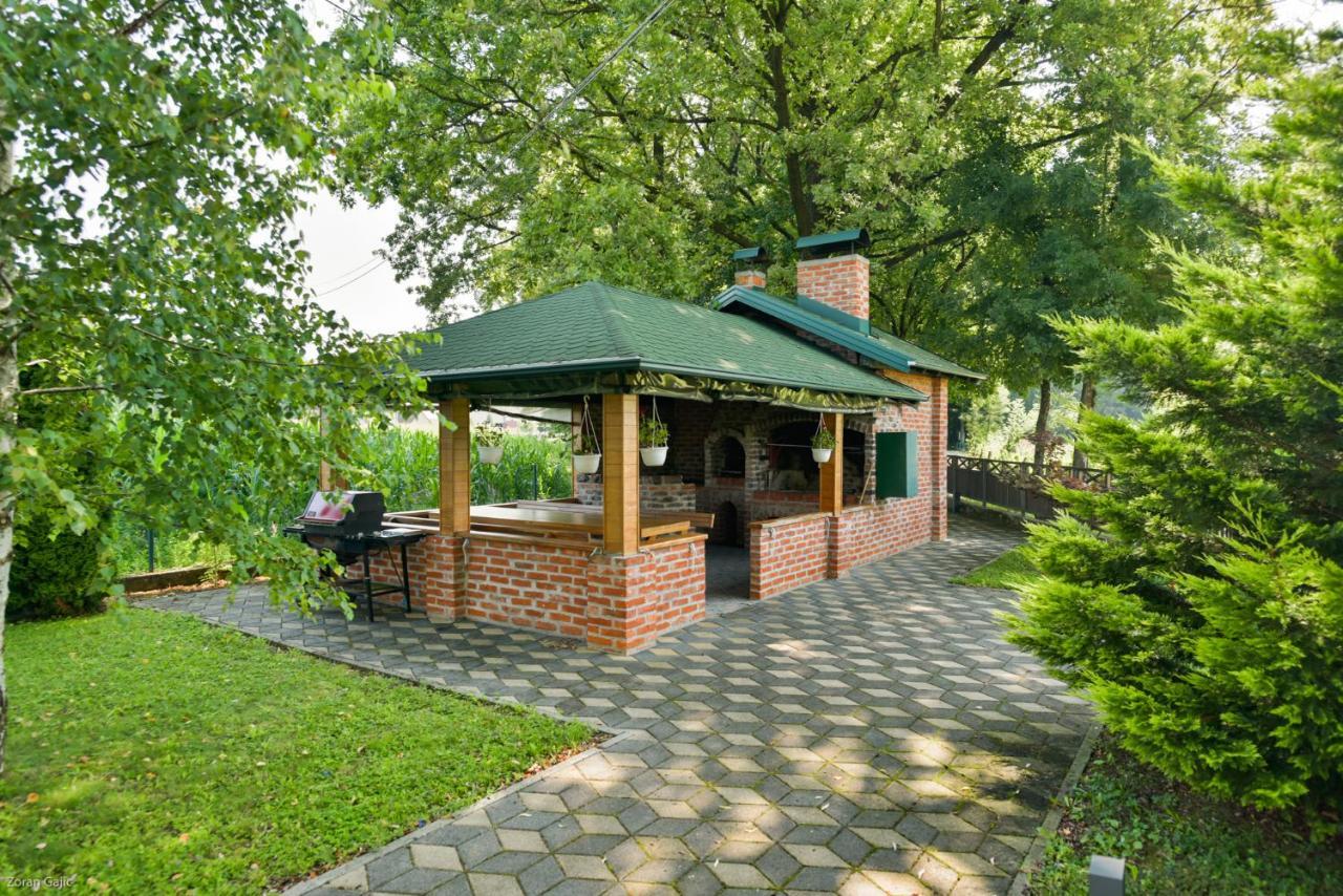 Hotel & Distillery Monogram Gradac  Экстерьер фото