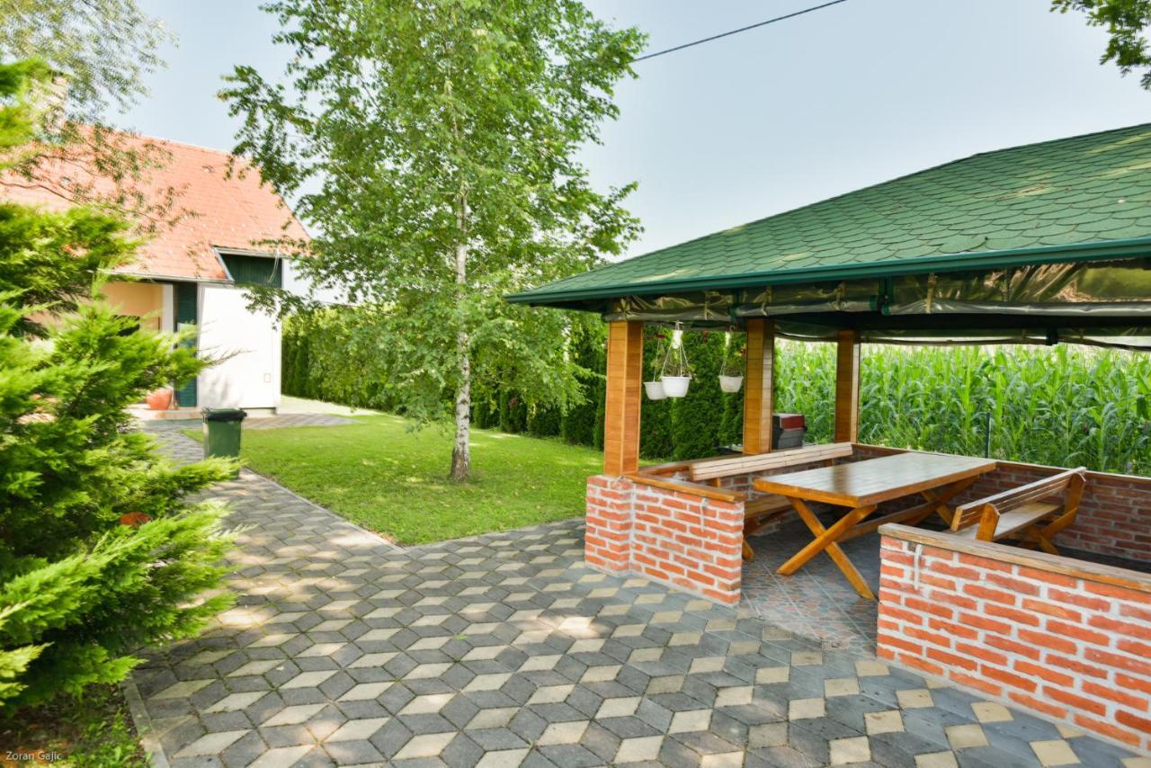 Hotel & Distillery Monogram Gradac  Экстерьер фото